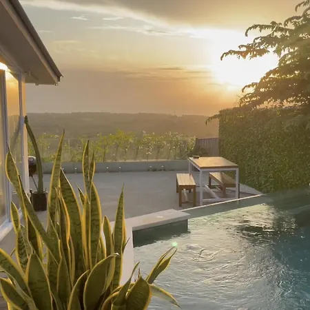 Oceanna Sunset Villa - Uluwatu, Bali